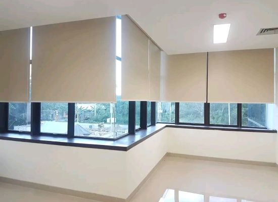 Roller-Blind-Bahan-Blackout.jpeg